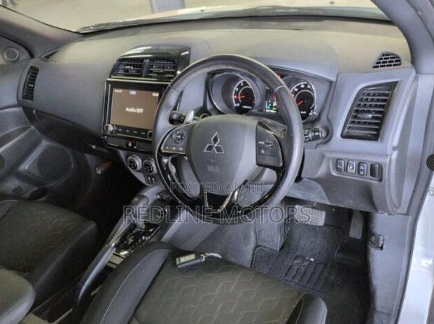 Mitsubishi RVR 2019 Off white