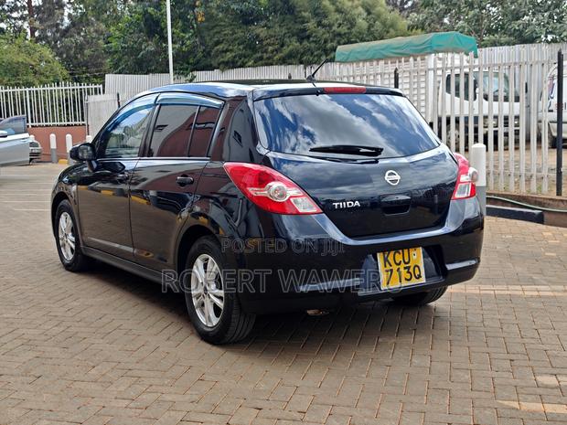 Nissan Tiida 1.6 Hatchback 2012 Black
