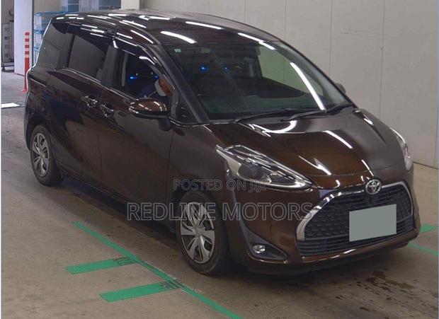 Toyota Sienta 1.5 FWD 2019 Brown