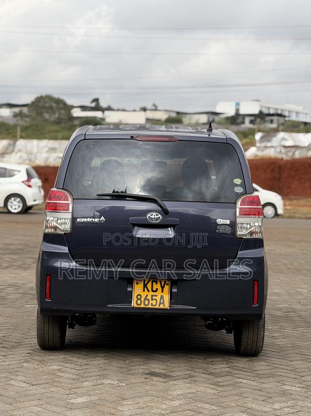 Toyota Spade 2013 Blue