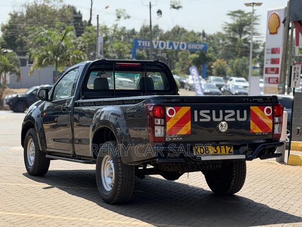 Isuzu D-MAX 2021 Burgundy