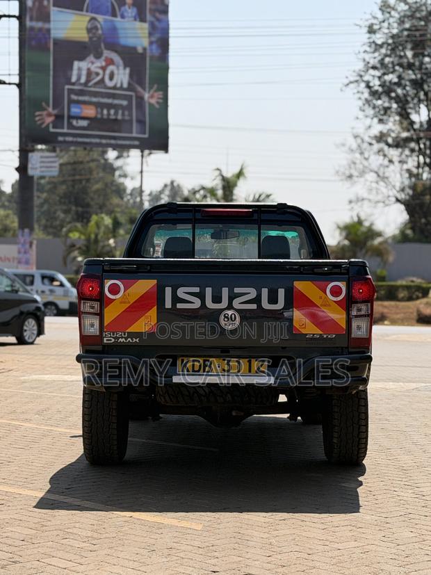 Isuzu D-MAX 2021 Burgundy