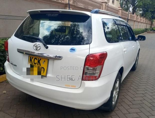Toyota Corolla Fielder 2011 White