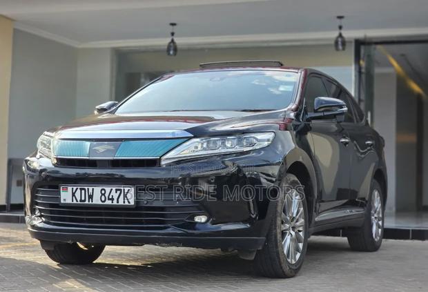 Toyota Harrier 2.0 2018 Black