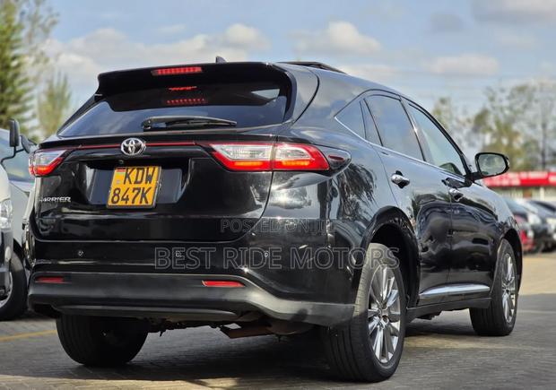Toyota Harrier 2.0 2018 Black