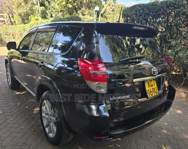 Toyota Vanguard 2012 Black