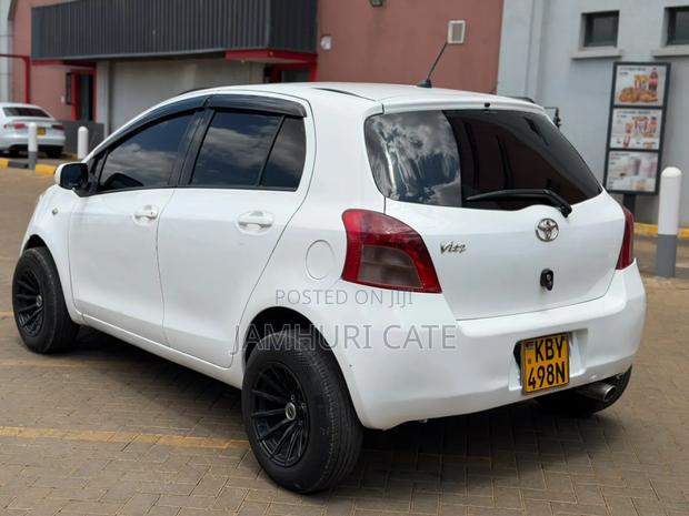 Toyota Vitz 2007 White