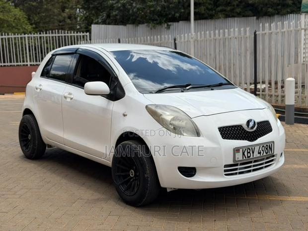 Toyota Vitz 2007 White