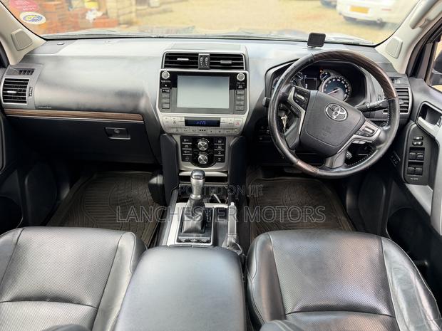Toyota Land Cruiser Prado 2.8 2018 Blue