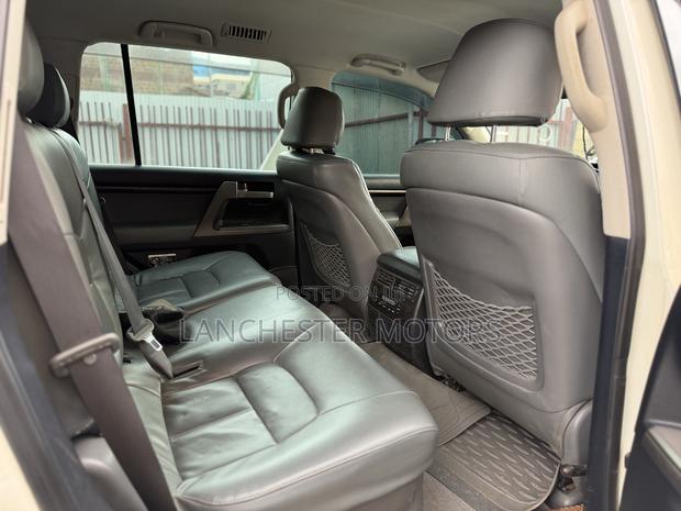Toyota Land Cruiser 2008 White