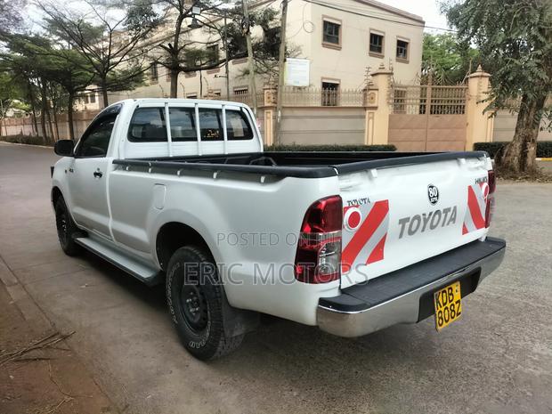 Toyota Hilux 2014 White