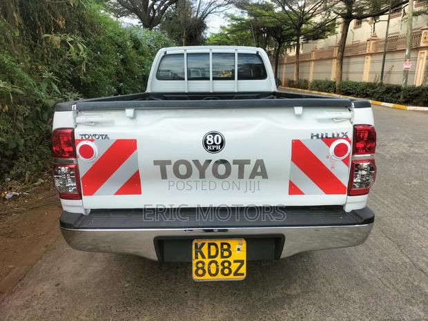 Toyota Hilux 2014 White