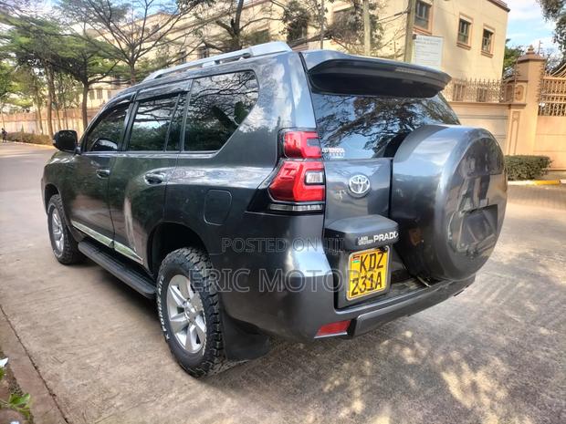 Toyota Land Cruiser Prado 2.8 2020 Gray