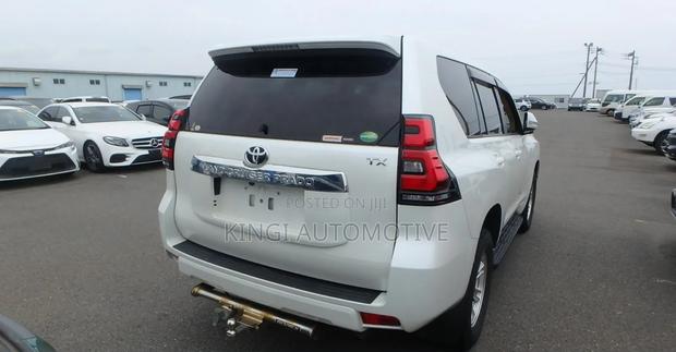 Toyota Land Cruiser Prado 2019 White