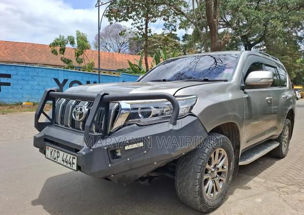 Toyota Land Cruiser Prado 3.0 TD 2011 Gray