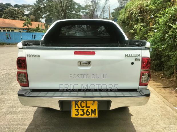 Toyota Hilux 2011 White