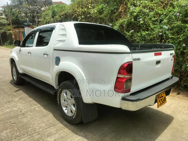 Toyota Hilux 2011 White