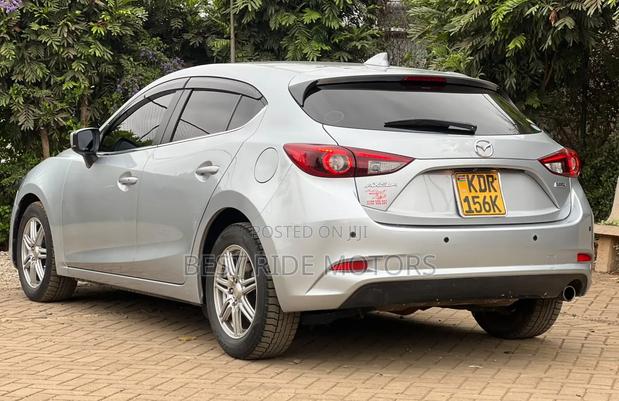 Mazda Axela 2018 Silver