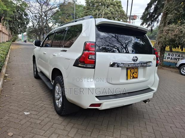 Toyota Land Cruiser Prado 2.8 2018 White