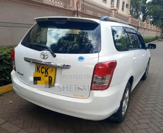 Toyota Corolla Fielder 2011 White