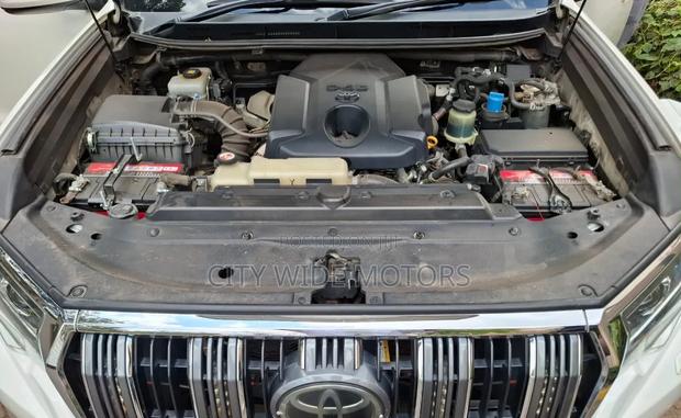 Toyota Land Cruiser Prado 2.8 2018 White