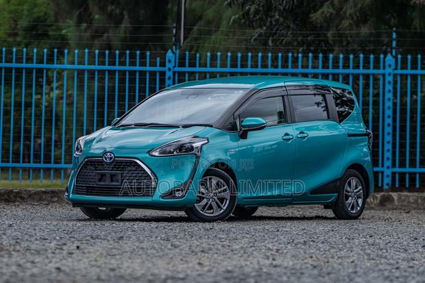 Toyota Sienta 1.5 FWD (6-seater) 2019 Green