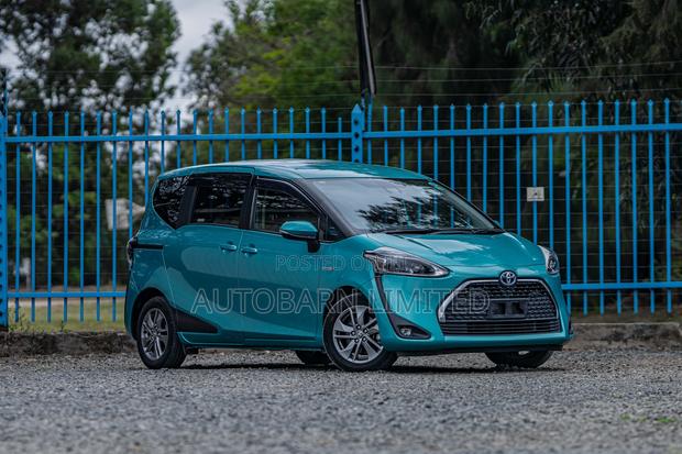 Toyota Sienta 1.5 FWD (6-seater) 2019 Green
