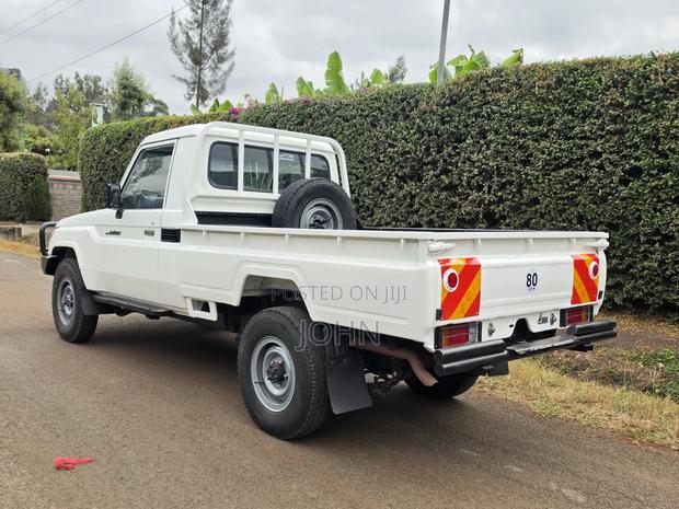 Toyota Land Cruiser 79 Series 2018 Pearl
