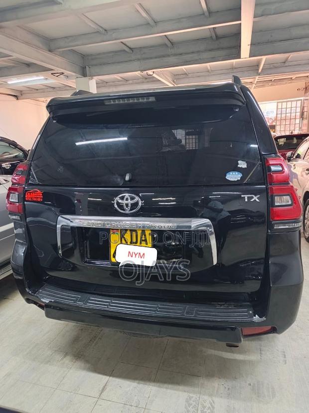 Toyota Land Cruiser Prado 2013 Black