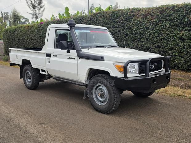 Toyota Land Cruiser 79 Series 2017 White
