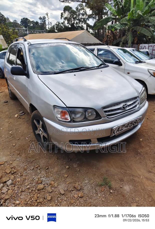Toyota Ipsum 2000 Silver