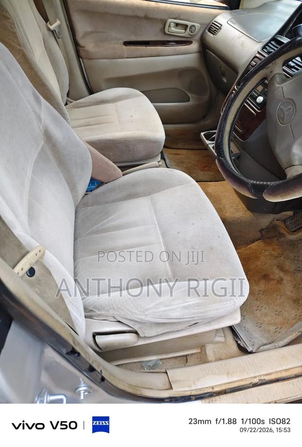 Toyota Ipsum 2000 Silver