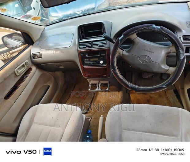 Toyota Ipsum 2000 Silver