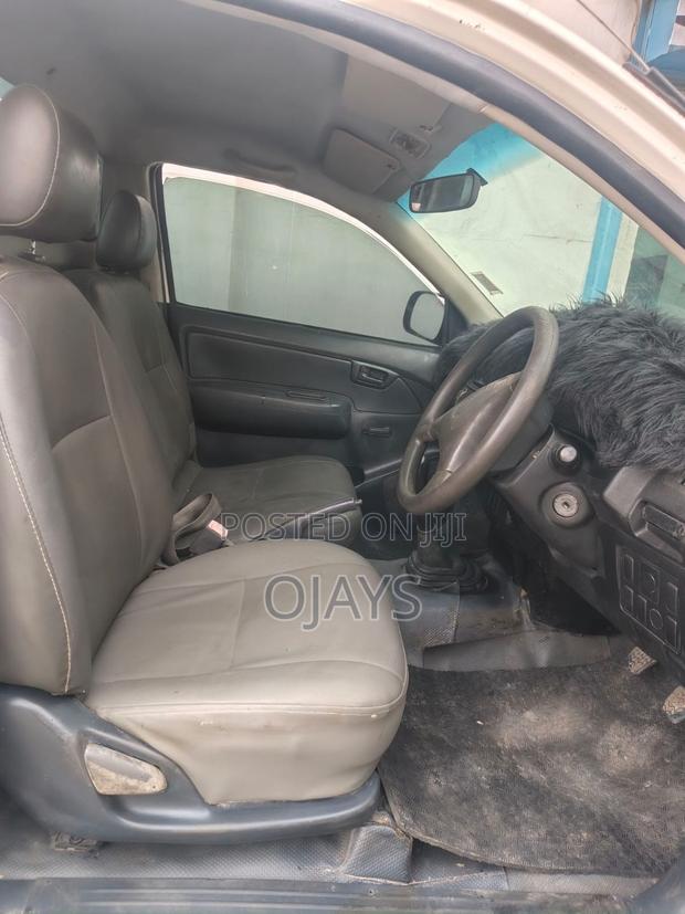 Toyota Hilux 2013 White