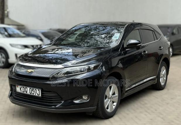 Toyota Harrier 2.0 2017 Black