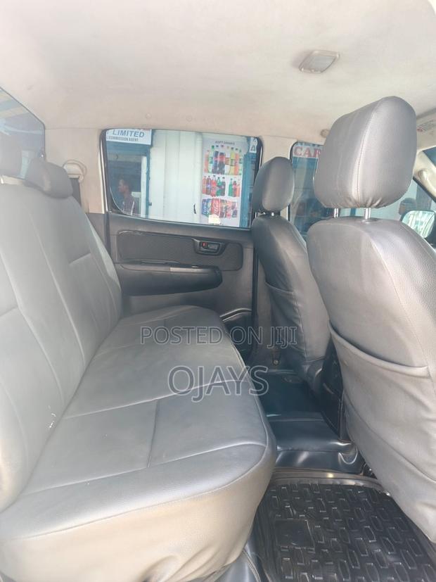 Toyota Hilux 2014 White