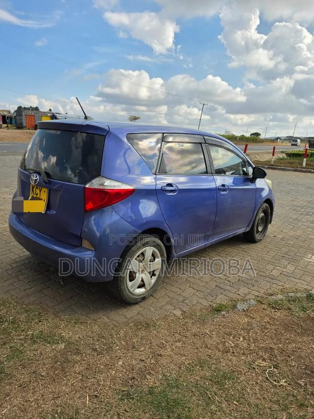 Toyota Ractis 2012 Blue
