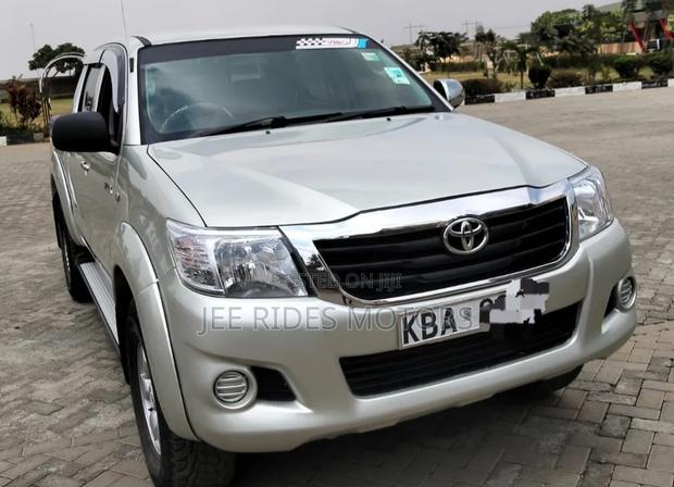 Toyota Hilux 2.5 Cab 2005 Gray