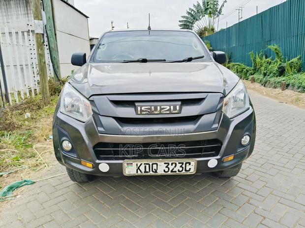 Isuzu D-MAX 2023 Gray