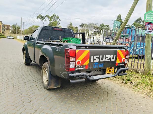 Isuzu D-MAX 2023 Gray