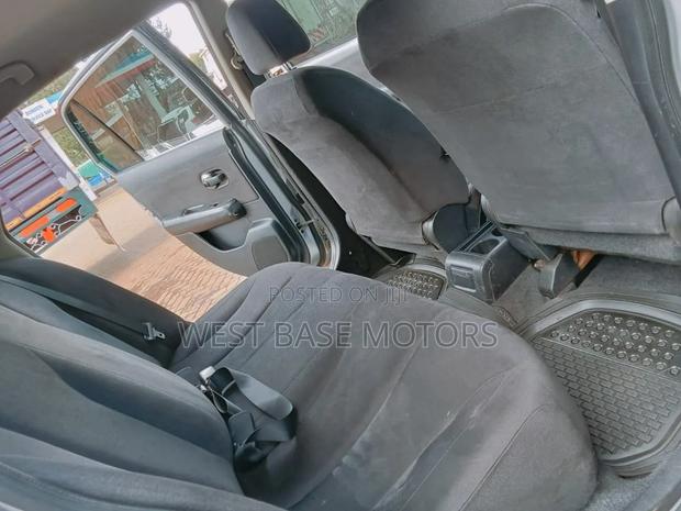 Nissan Tiida 2011 Silver