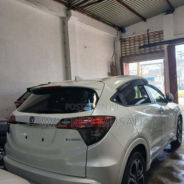 Honda Vezel 1.5 2WD 2020 White