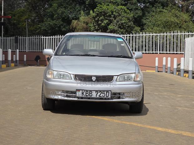 Toyota Corolla 1999 Silver