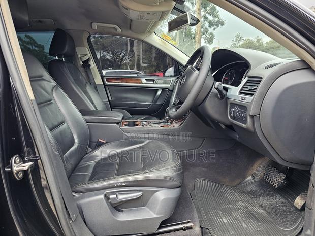 Volkswagen Touareg 2011 Black