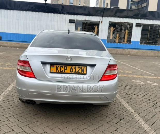 Mercedes-Benz C200 2011 Silver