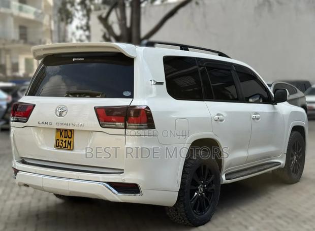 Toyota Land Cruiser 4.6 V8 ZX 2015 Pearl