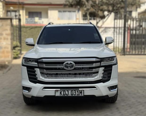 Toyota Land Cruiser 4.6 V8 ZX 2015 Pearl