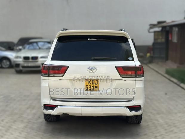 Toyota Land Cruiser 4.6 V8 ZX 2015 Pearl