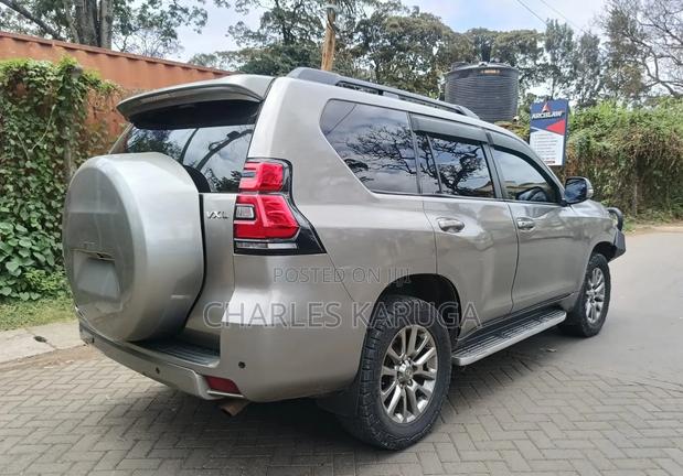 Toyota Land Cruiser Prado 2011 Gold