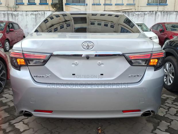 Toyota Mark X 2019 Silver